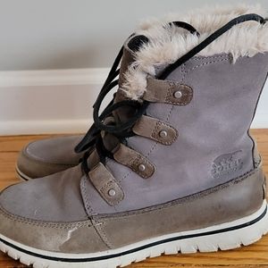 Sorel women's grey snow boots